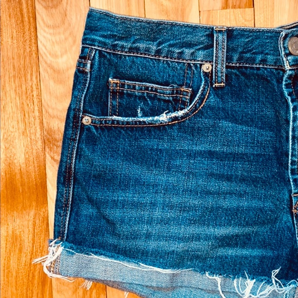 Urban Outfitters BDG Mid Rise Cut Off Jean Shorts - Picture 5 of 7